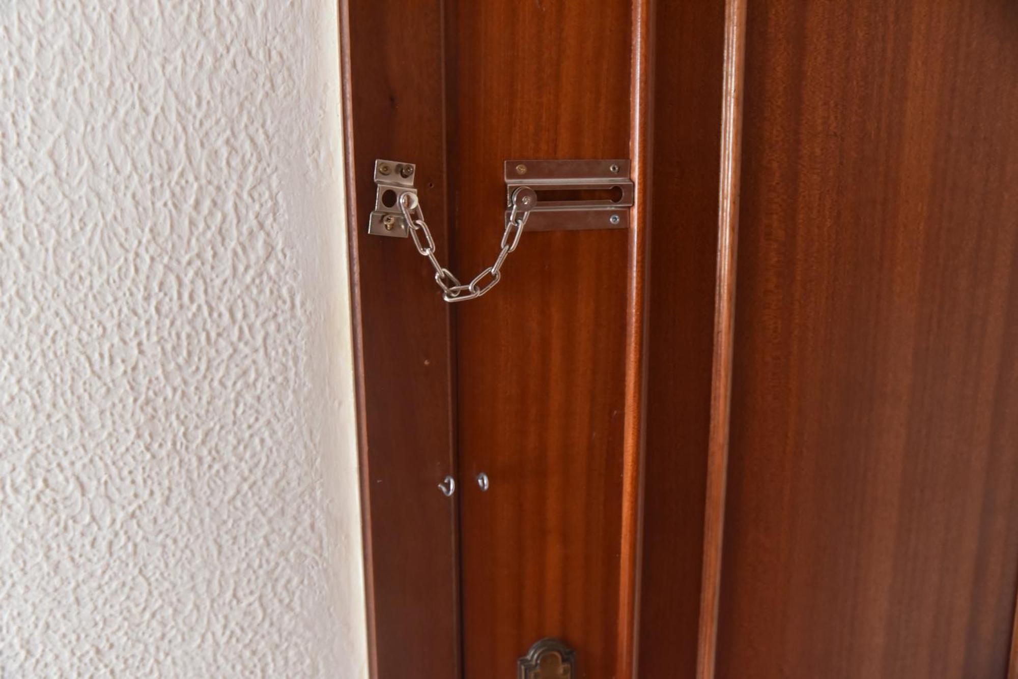 Grosses Modernes Zimmer "Silber" Fuer 2 Personen Und Katzenliebhaber Valencia Exterior foto