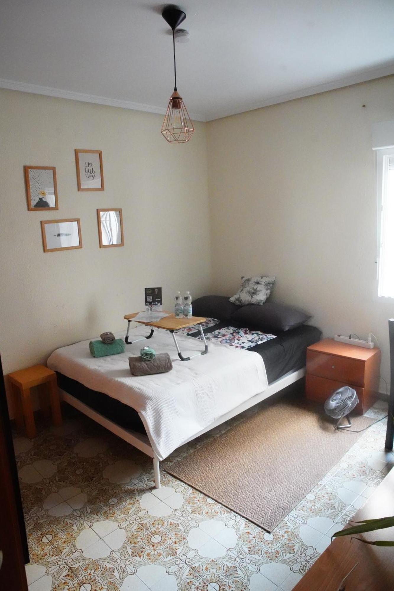 Grosses Modernes Zimmer "Silber" Fuer 2 Personen Und Katzenliebhaber Valencia Exterior foto